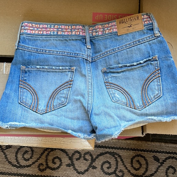 Hollister women’s short - Picture 4 of 4